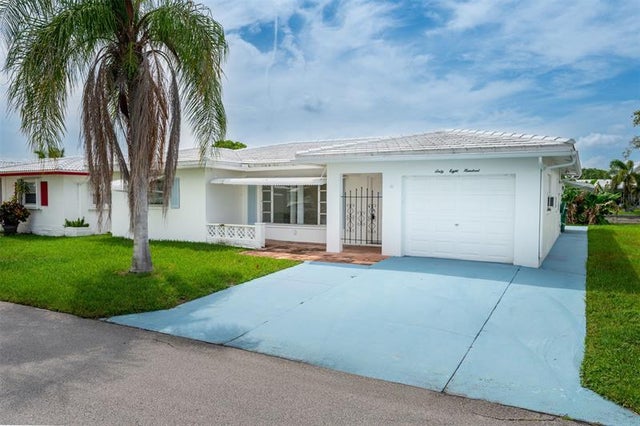 3 of 37 - 6800 Nw 74th Pl, Tamarac, FL