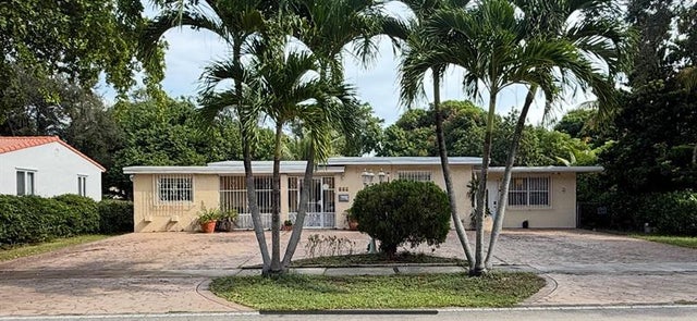 1 of 13 - 641 Ne 140th St, North Miami, FL