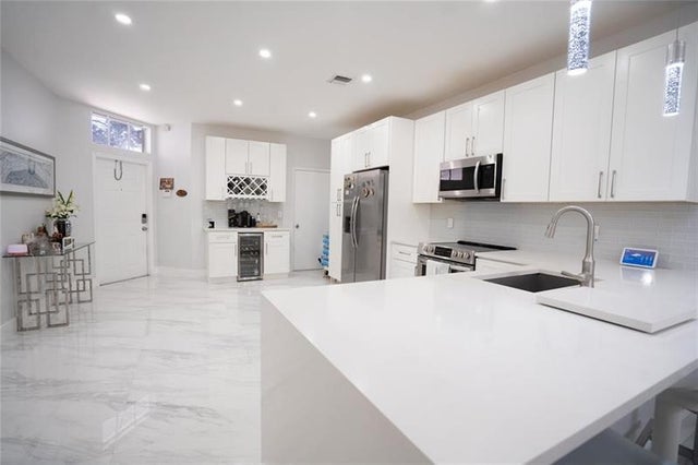 3 of 21 - 4723 Sw 12th Pl, Deerfield Beach, FL