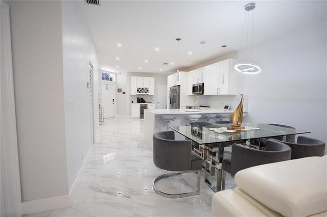 4 of 21 - 4723 Sw 12th Pl, Deerfield Beach, FL