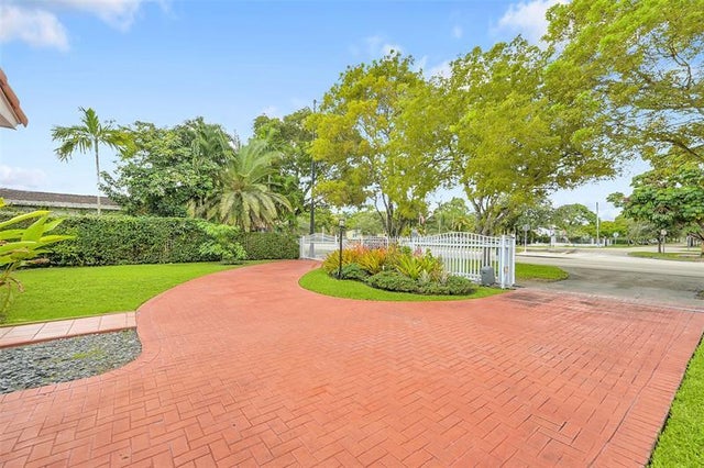 2 of 52 - 1401 Red Rd, Coral Gables, FL