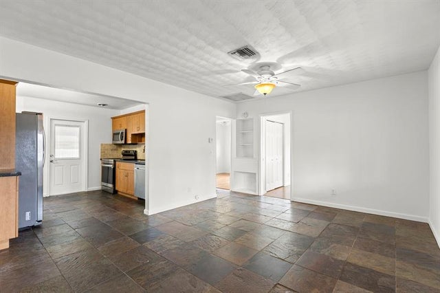 4 of 25 - 411 Ne 45th St, Oakland Park, FL