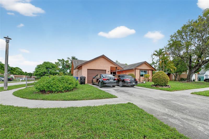 7527 Sw 7th Pl, North Lauderdale