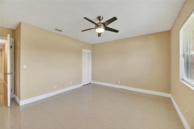 5 of 55 - 7527 Sw 7th Pl, North Lauderdale, FL