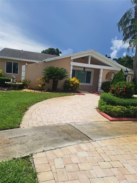 1 of 6 - 861 Sw 55th Way, Margate, FL