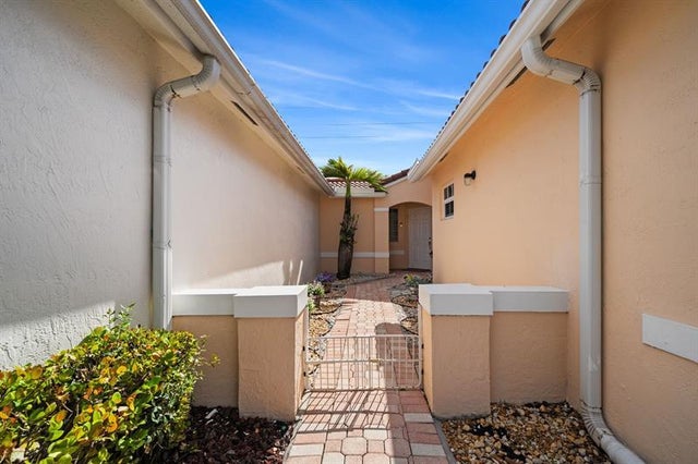 2 of 50 - 681 Nw 172nd Ter, Pembroke Pines, FL