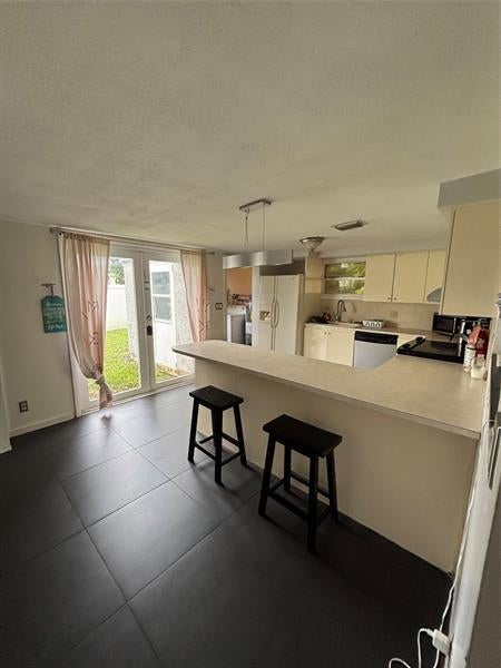 4 of 17 - 1137 Nw 16th Ct, Fort Lauderdale, FL