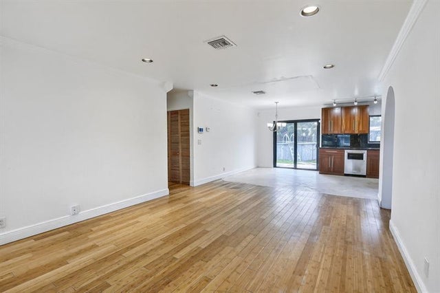 4 of 38 - 7161 Pershing St, Hollywood, FL