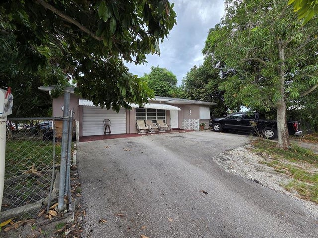 1 of 14 - 4410 Ne 3rd Ave, Deerfield Beach, FL