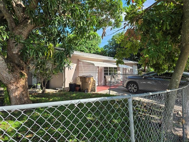 3 of 14 - 4410 Ne 3rd Ave, Deerfield Beach, FL