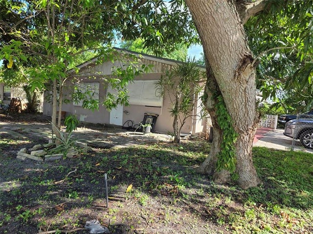 4 of 14 - 4410 Ne 3rd Ave, Deerfield Beach, FL
