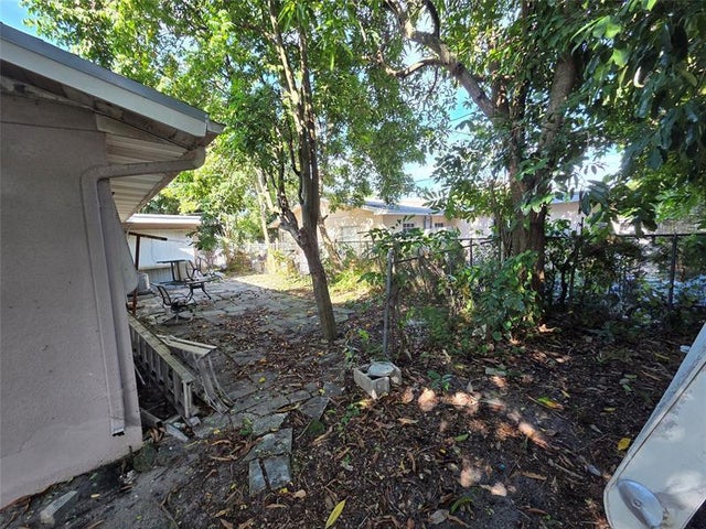 5 of 14 - 4410 Ne 3rd Ave, Deerfield Beach, FL