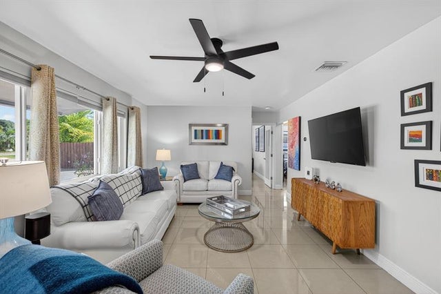 4 of 30 - 540 Nw 38th St, Oakland Park, FL