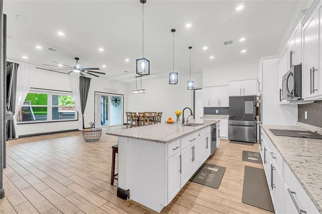 5 of 27 - 415 Sw Naftal Pl, Port St. Lucie, FL
