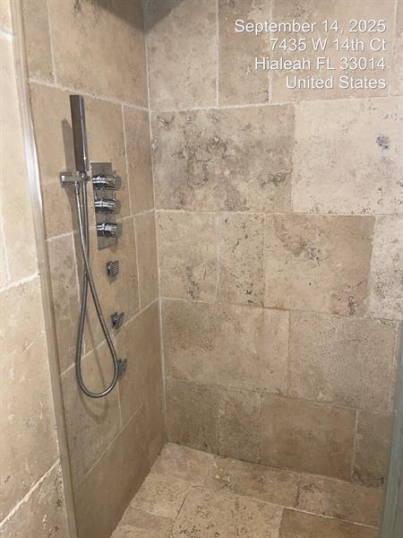 5 of 6 - 7405 W 14th Ct, Hialeah, FL