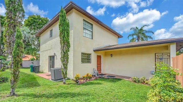 3 of 40 - 10718 Sw 148th Ct, Miami, FL