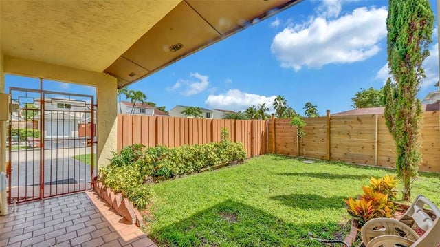 4 of 40 - 10718 Sw 148th Ct, Miami, FL