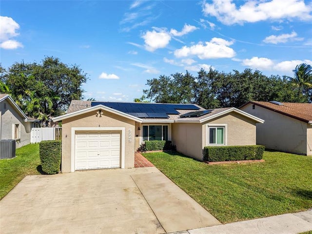 2 of 35 - 9329 Nw 53rd Ct, Sunrise, FL