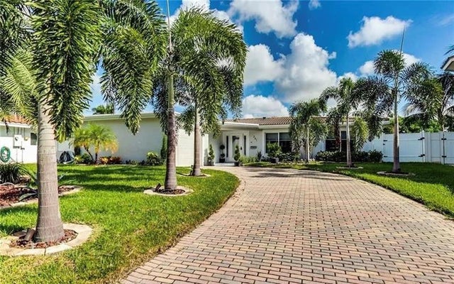 3 of 42 - 361 Se 9th Ct, Pompano Beach, FL