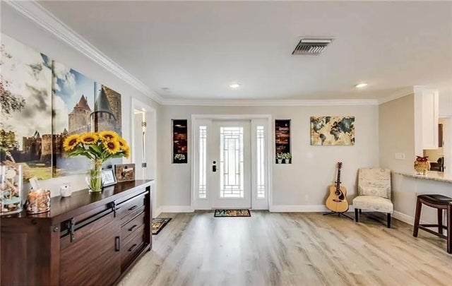 5 of 42 - 361 Se 9th Ct, Pompano Beach, FL