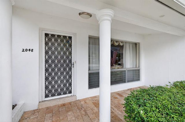 5 of 75 - 2048 Coco Palm Pl, Lauderdale By The Sea, FL