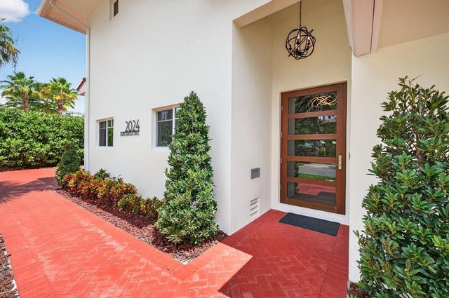 2 of 98 - 2024 Harbourview Drive, Fort Lauderdale, FL