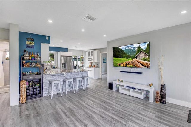 4 of 25 - 600 Sw 14th Pl, Deerfield Beach, FL