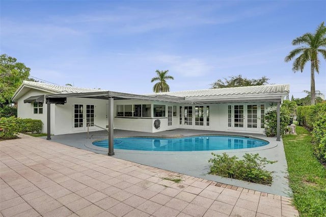 3 of 46 - 2210 Ne 61st Ct, Fort Lauderdale, FL