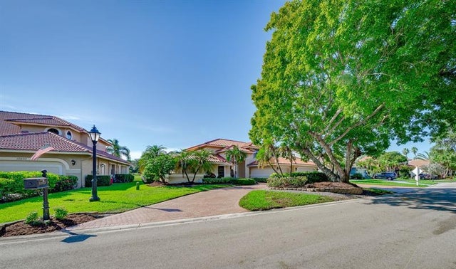 5 of 70 - 12422 Classic Dr, Coral Springs, FL