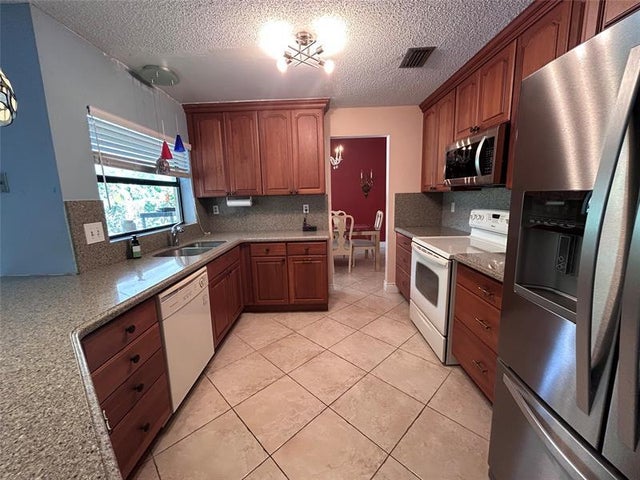 5 of 17 - 11641 Sw 50th St, Cooper City, FL