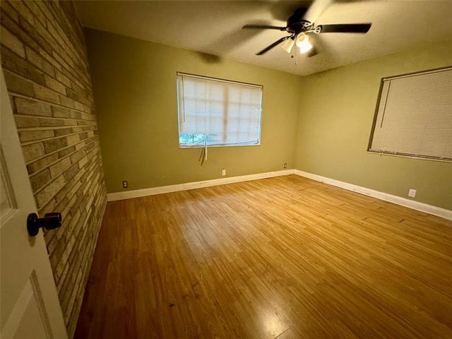 4 of 7 - 1212 S 26th Ave, Hollywood, FL
