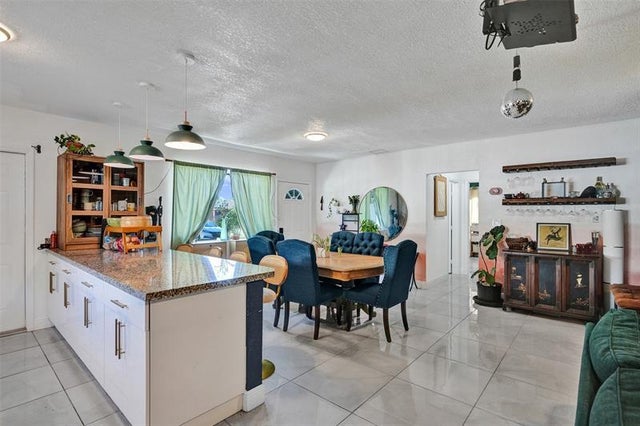 5 of 31 - 220 Ne 165th St, Miami, FL