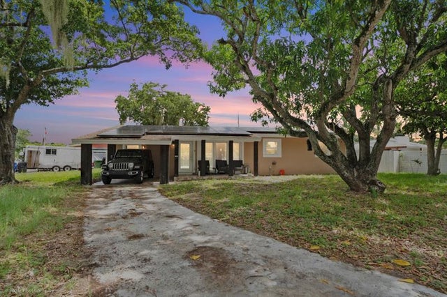 1 of 22 - 1880 Sw 37th Way, Fort Lauderdale, FL
