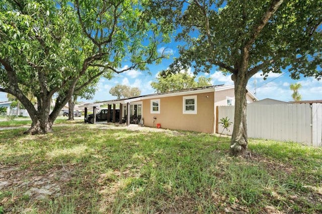 4 of 22 - 1880 Sw 37th Way, Fort Lauderdale, FL