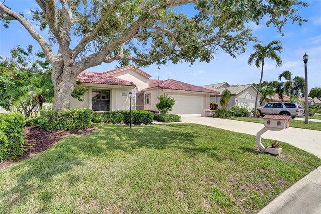 1 of 33 - 8860 Boatswain Dr, Boynton Beach, FL