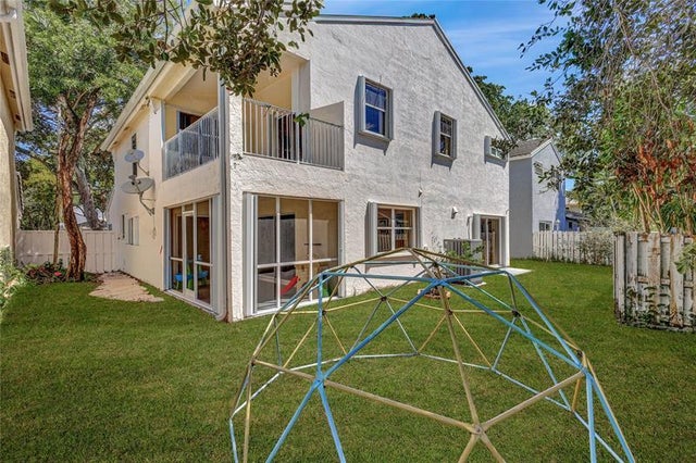 2 of 48 - 9963 Nw 2nd Ct, Plantation, FL