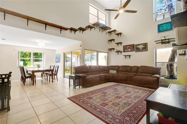 5 of 48 - 9963 Nw 2nd Ct, Plantation, FL