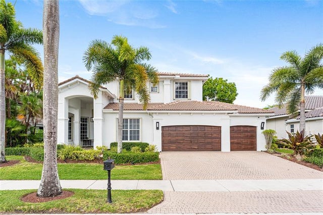 1 of 57 - 2527 Montclaire Cir, Weston, FL