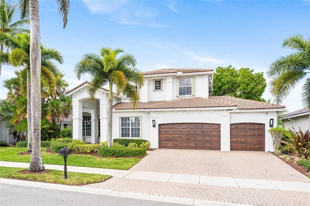2 of 57 - 2527 Montclaire Cir, Weston, FL
