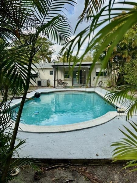 4 of 18 - 200 Se 19th St, Fort Lauderdale, FL