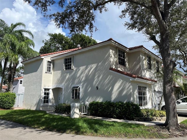 1 of 43 - 959 Azure Ln, Weston, FL