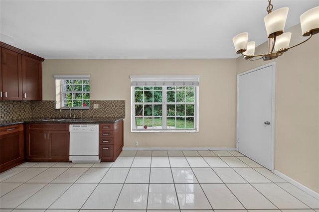 5 of 32 - 1412 Ne 14th Pl, Fort Lauderdale, FL