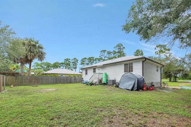 4 of 42 - 9555 Orange Ave, Fort Pierce, FL