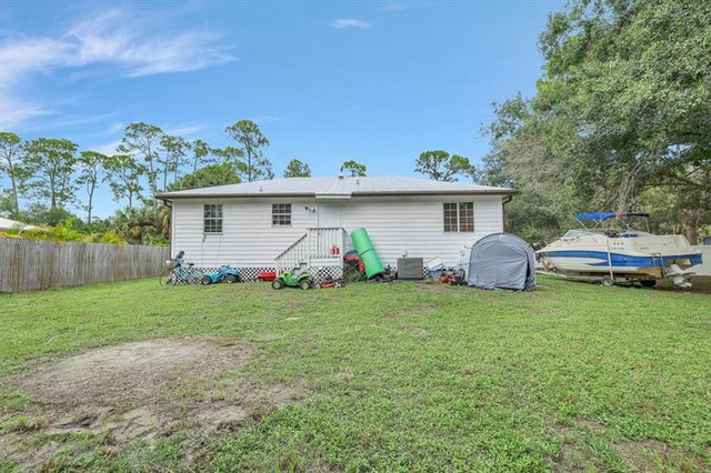 5 of 42 - 9555 Orange Ave, Fort Pierce, FL