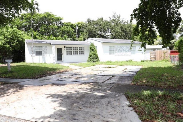 1 of 25 - 3075 Nw 68th St, Miami, FL