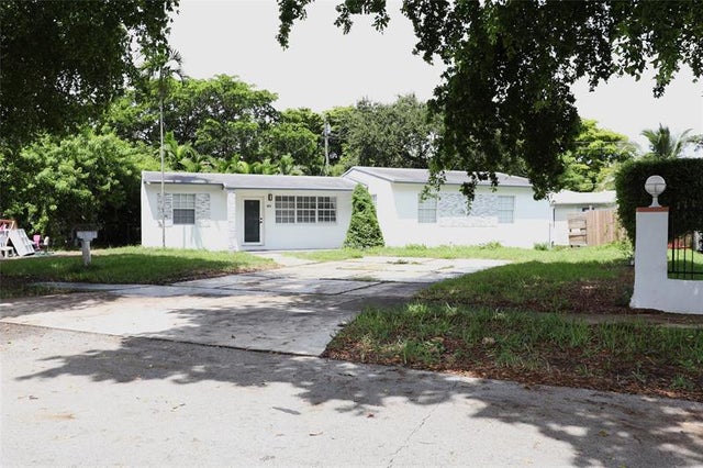 2 of 25 - 3075 Nw 68th St, Miami, FL