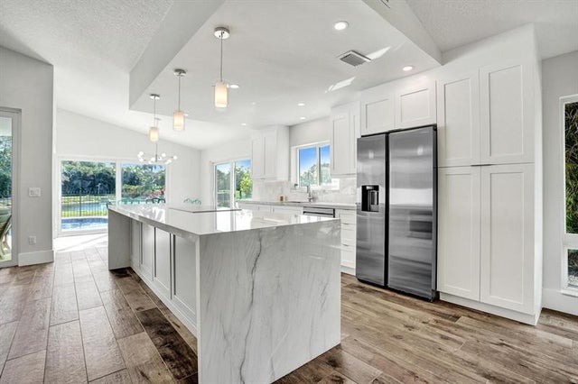 5 of 43 - 21464 Bridge View Dr, Boca Raton, FL