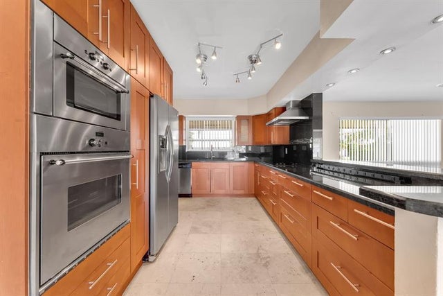 1 of 34 - 2940 Ne 19th St, Pompano Beach, FL