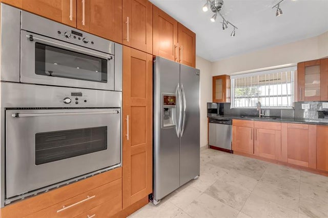 2 of 34 - 2940 Ne 19th St, Pompano Beach, FL
