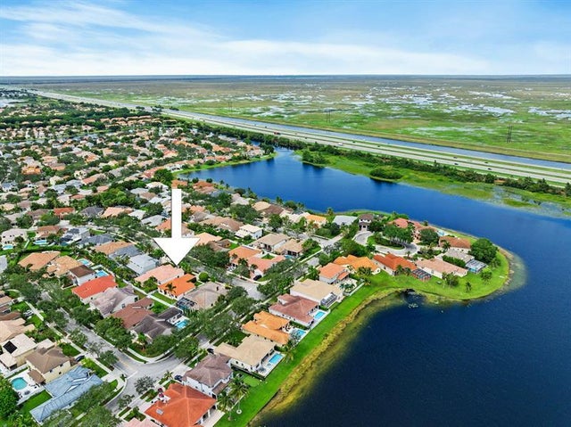 2 of 35 - 833 Heritage Drive, Weston, FL